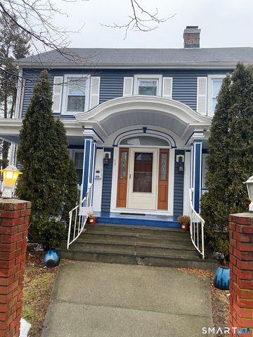 49 Elmwood Place, Bridgeport, CT 06605