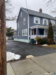 49 Elmwood Place, Bridgeport, CT 06605
