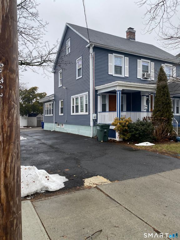 49 Elmwood Place, Bridgeport, CT 06605