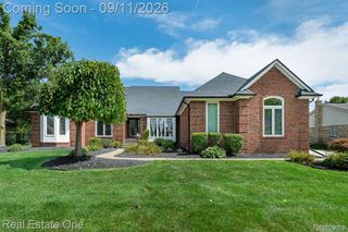 54734 Burlington Drive, Shelby Charter Township, MI 48315