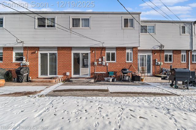 27809 Eastwick Sq., Roseville, MI 48066