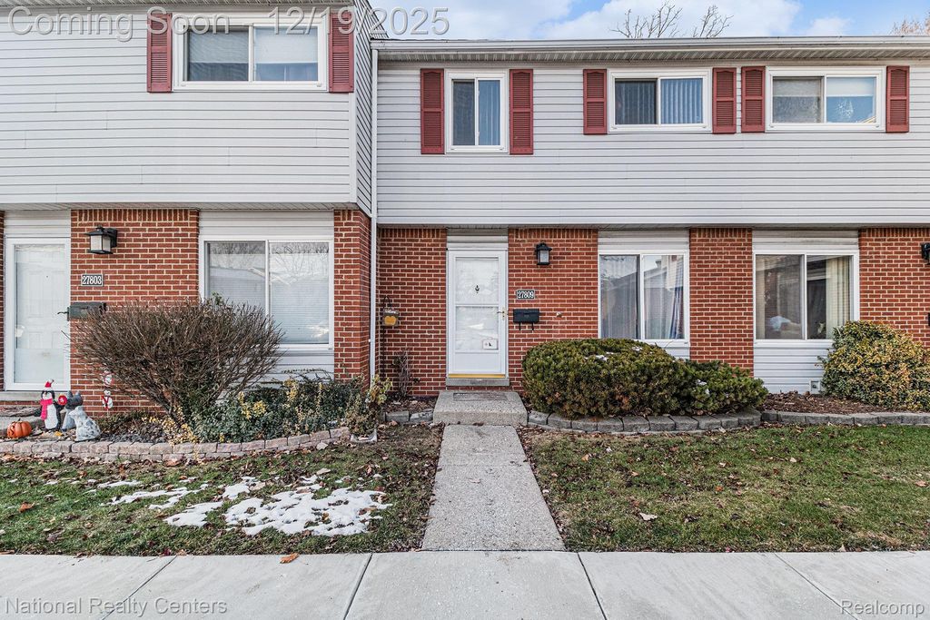 27809 Eastwick Sq., Roseville, MI 48066