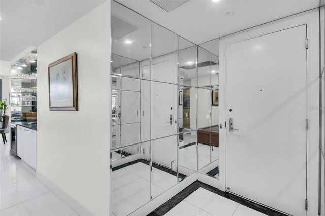 100 1ST AVENUE N 305, St Petersburg, FL 33701