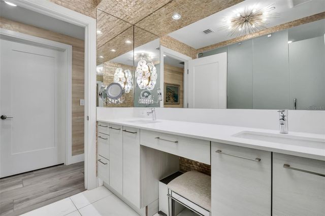 100 1ST AVENUE N 305, St Petersburg, FL 33701