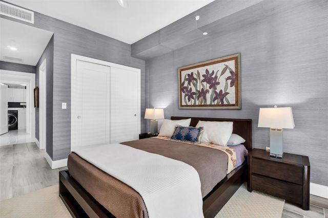 100 1ST AVENUE N 305, St Petersburg, FL 33701