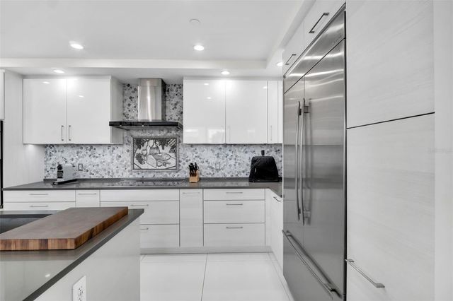 100 1ST AVENUE N 305, St Petersburg, FL 33701
