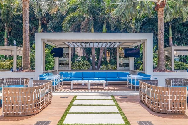 100 1ST AVENUE N 305, St Petersburg, FL 33701
