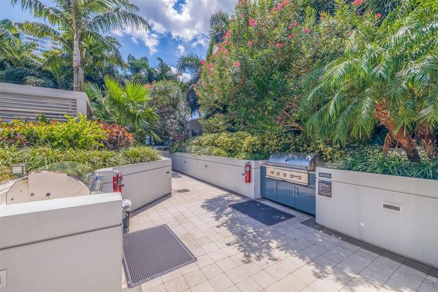 100 1ST AVENUE N 305, St Petersburg, FL 33701
