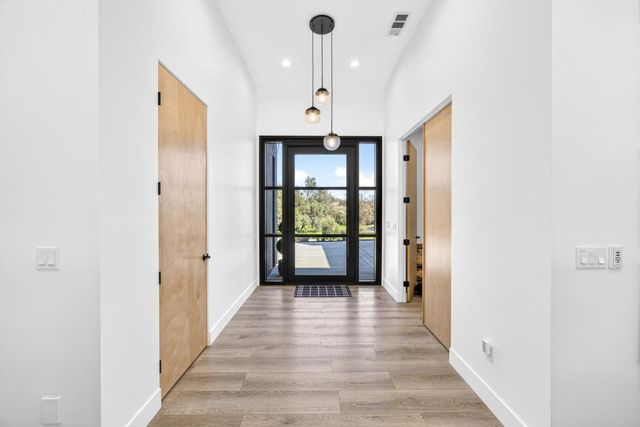 3360 Cherokee Trl, Loomis, CA 95650