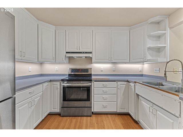 93521 PLEASANT VALLEY Ln, Myrtle Point, OR 97458