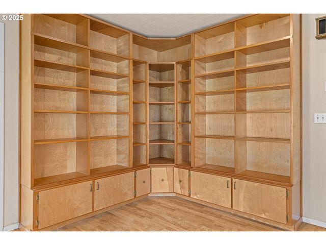 93521 PLEASANT VALLEY Ln, Myrtle Point, OR 97458