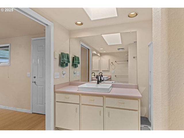 93521 PLEASANT VALLEY Ln, Myrtle Point, OR 97458