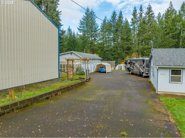 93521 PLEASANT VALLEY Ln, Myrtle Point, OR 97458
