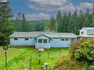 93521 PLEASANT VALLEY Ln, Myrtle Point, OR 97458