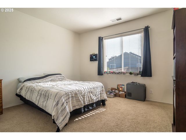 115 SILVERADO St, Roseburg, OR 97471