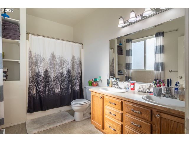 115 SILVERADO St, Roseburg, OR 97471