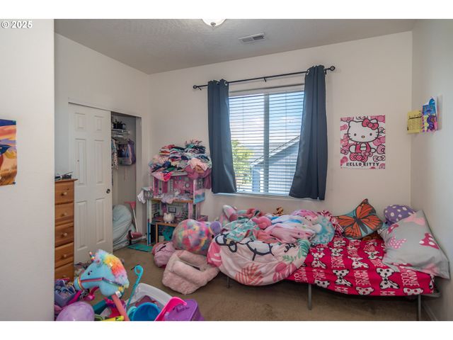 115 SILVERADO St, Roseburg, OR 97471