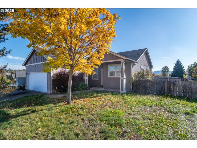 115 SILVERADO St, Roseburg, OR 97471