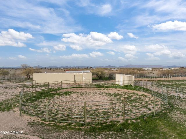 2817 N SADDLE VISTA Road, Tonopah, AZ 85354