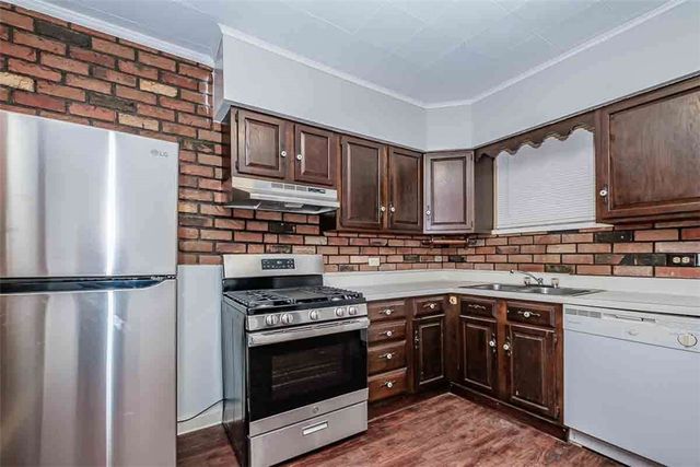 97 Royal St, Spring Hill, PA 15212