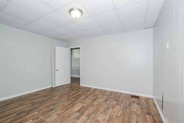 97 Royal St, Spring Hill, PA 15212