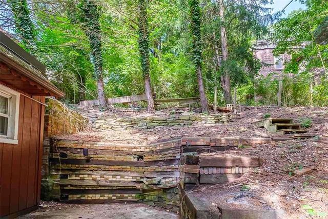 97 Royal St, Spring Hill, PA 15212