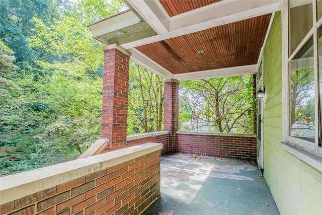 97 Royal St, Spring Hill, PA 15212