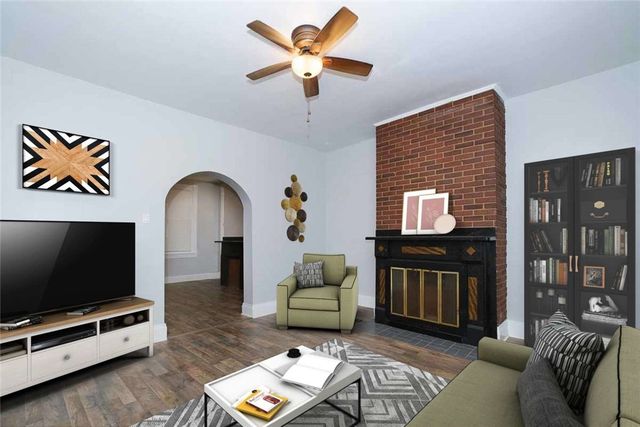 97 Royal St, Spring Hill, PA 15212