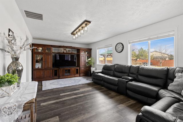 3816 Ringneck Dr, Nampa, ID 83686