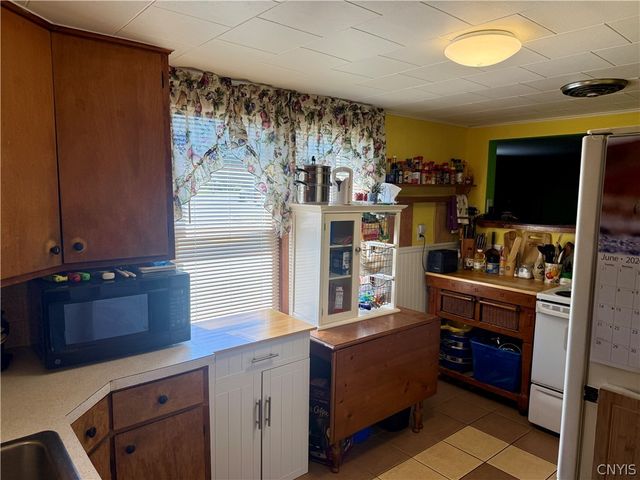 5230 State Route 233, Westmoreland, NY 13490