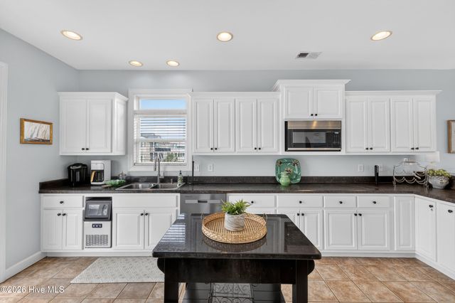92 W First Street, Ocean Isle Beach, NC 28469