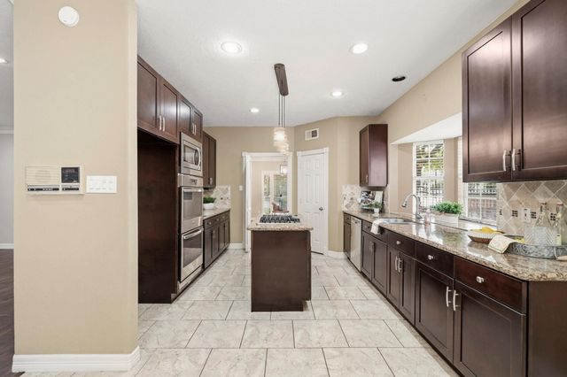 1201 Arbre Lane, Friendswood, TX 77546