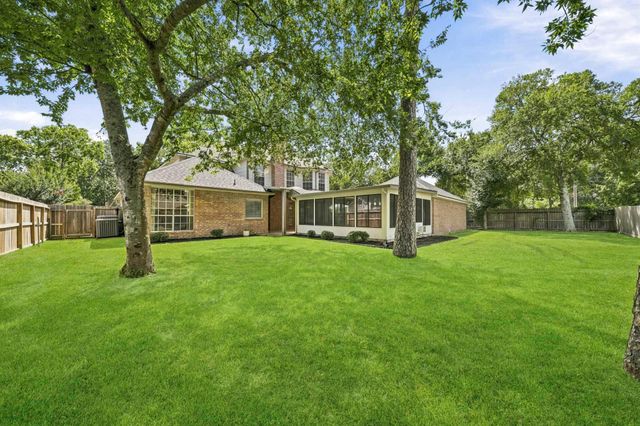 1201 Arbre Lane, Friendswood, TX 77546