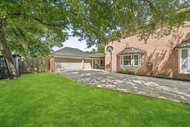 1201 Arbre Lane, Friendswood, TX 77546