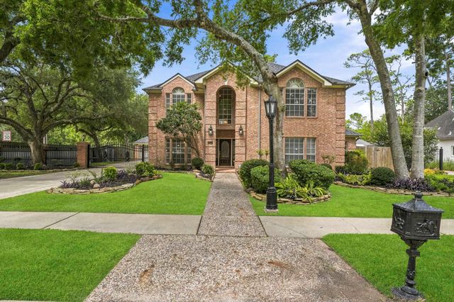1201 Arbre Lane, Friendswood, TX 77546