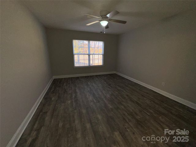 366 Courtland Court, Kannapolis, NC 28081