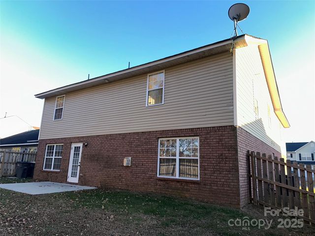 366 Courtland Court, Kannapolis, NC 28081