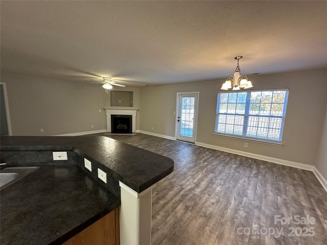 366 Courtland Court, Kannapolis, NC 28081