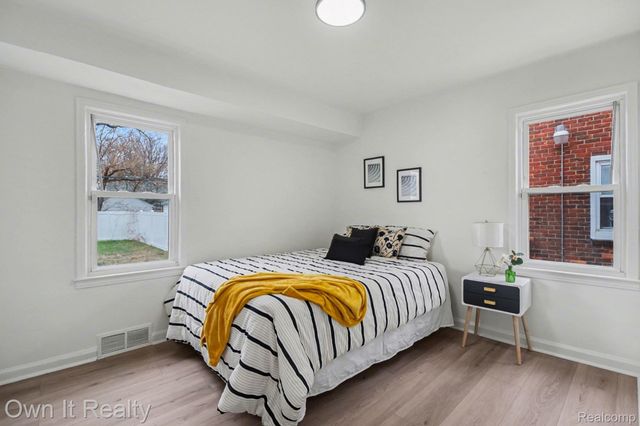 20242 Steel Street, Detroit, MI 48235