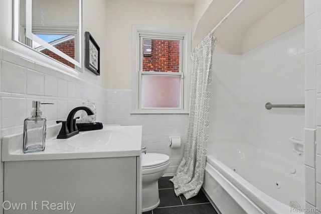 20242 Steel Street, Detroit, MI 48235