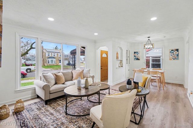 20242 Steel Street, Detroit, MI 48235