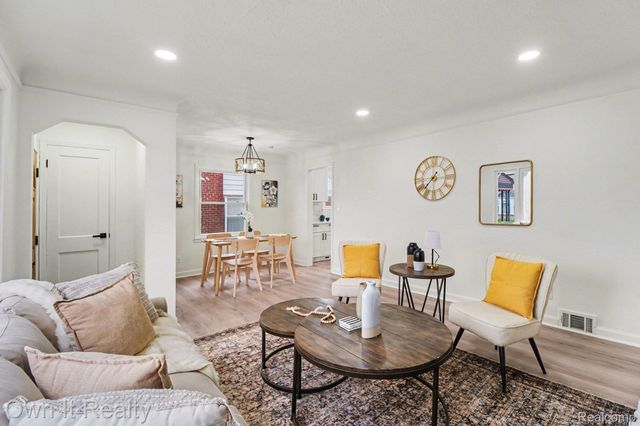 20242 Steel Street, Detroit, MI 48235