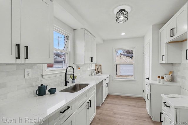 20242 Steel Street, Detroit, MI 48235