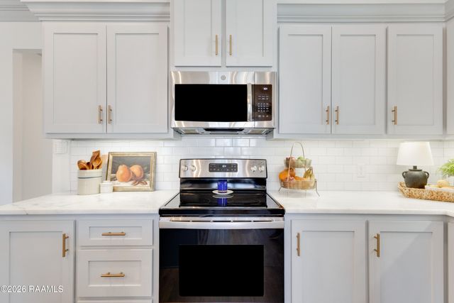 202 San Sebastian Drive, Youngsville, LA 70592