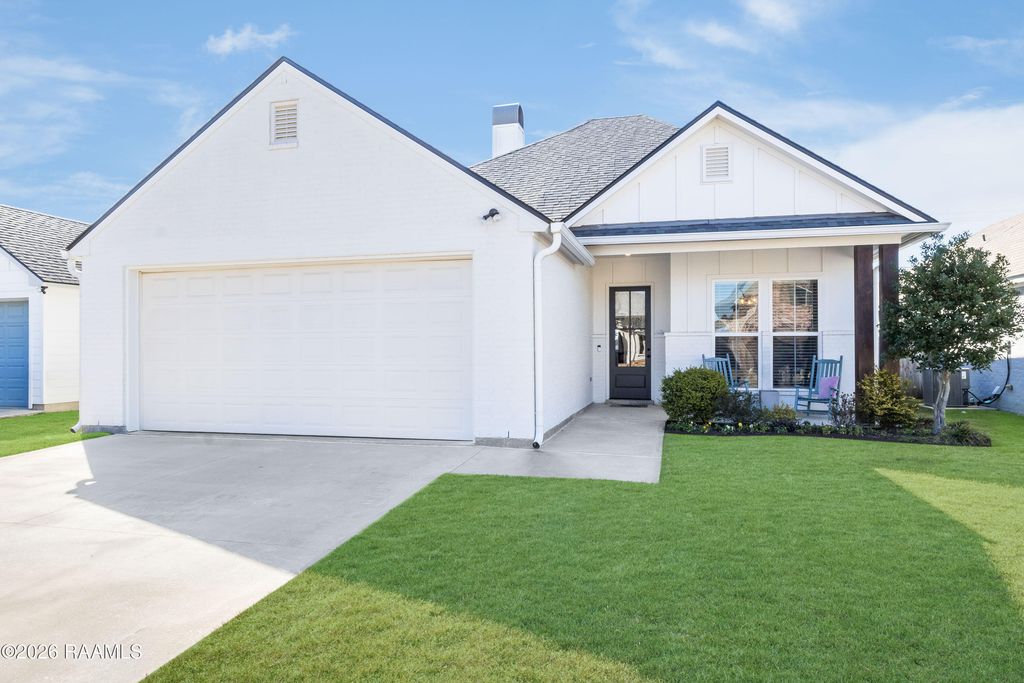 202 San Sebastian Drive, Youngsville, LA 70592