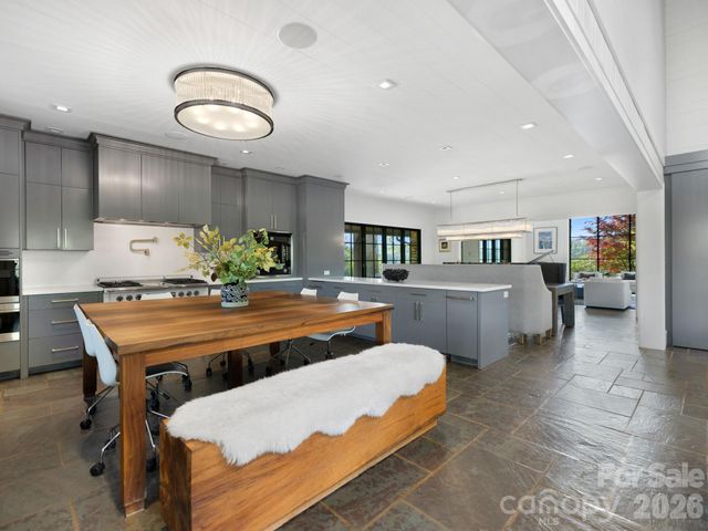 3903 Island Ford Road, Brevard, NC 28712