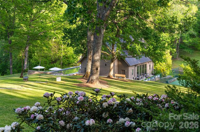 3903 Island Ford Road, Brevard, NC 28712