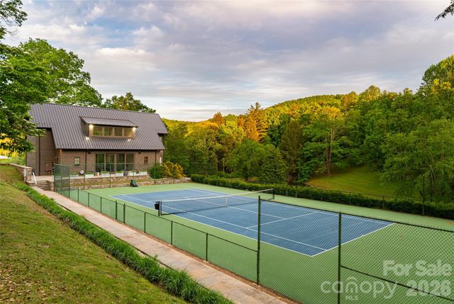 3903 Island Ford Road, Brevard, NC 28712