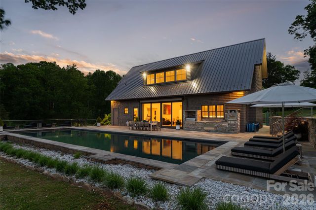 3903 Island Ford Road, Brevard, NC 28712