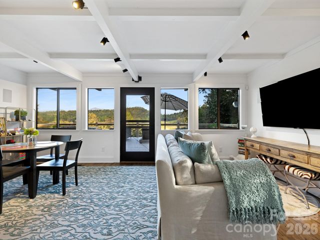 3903 Island Ford Road, Brevard, NC 28712